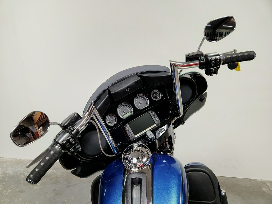 2014 Harley-Davidson® Ultra Limited - FP8854