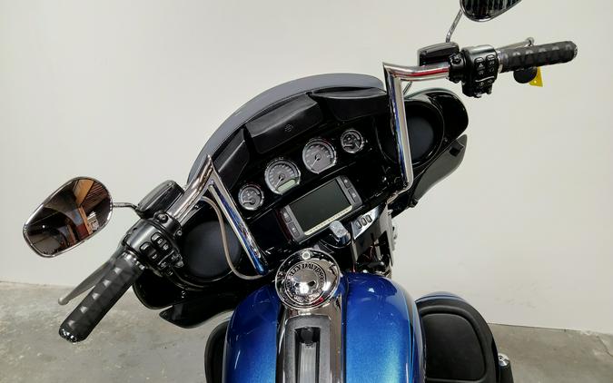 2014 Harley-Davidson® Ultra Limited - FP8854