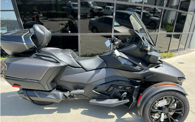 2023 Can-Am® Spyder RT Limited Dark Wheels