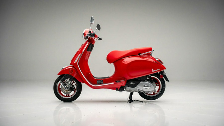2025 Vespa Primavera 150 Red
