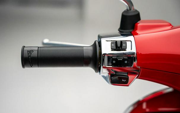 2025 Vespa Primavera 150 Red