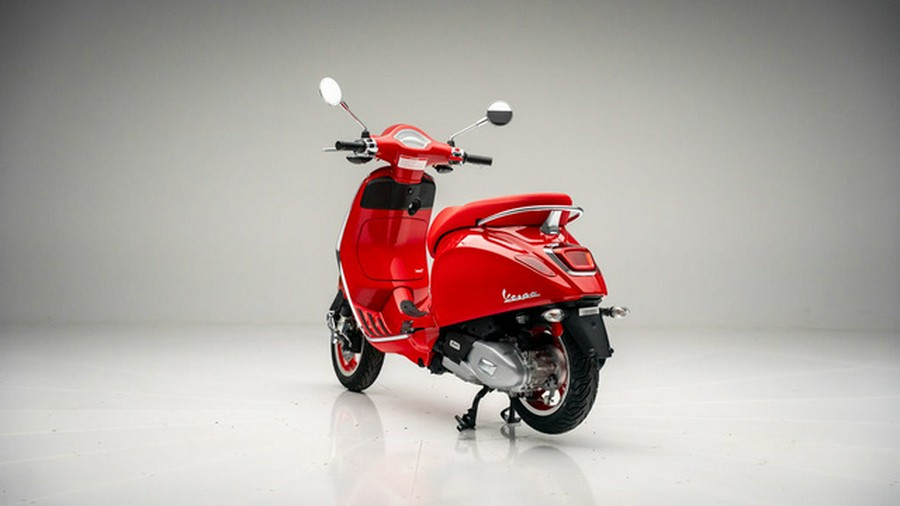 2025 Vespa Primavera 150 Red