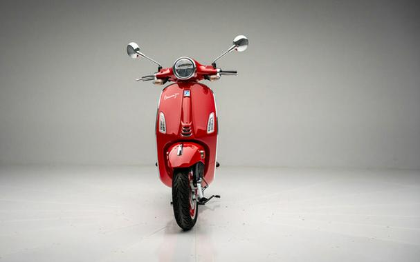 2025 Vespa Primavera 150 Red
