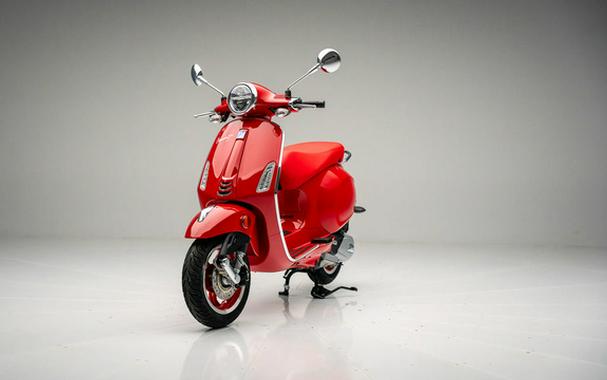 2025 Vespa Primavera 150 Red