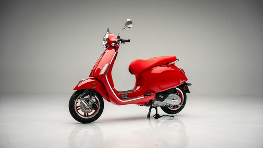 2025 Vespa Primavera 150 Red