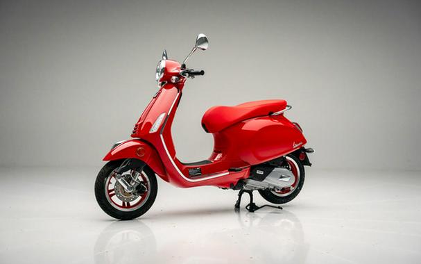 2025 Vespa Primavera 150 Red