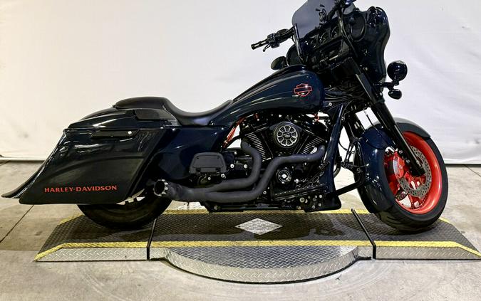 2017 Street Glide® Special FLHXS