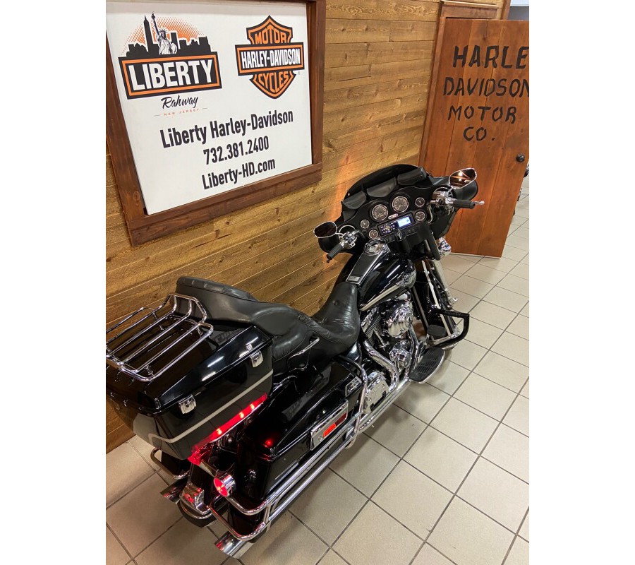 2003 Harley-Davidson® Electra Glide® Classic Vivid Black FLHTC-I