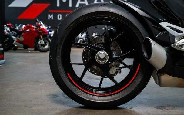 2025 Panigale V2 - Ducati
