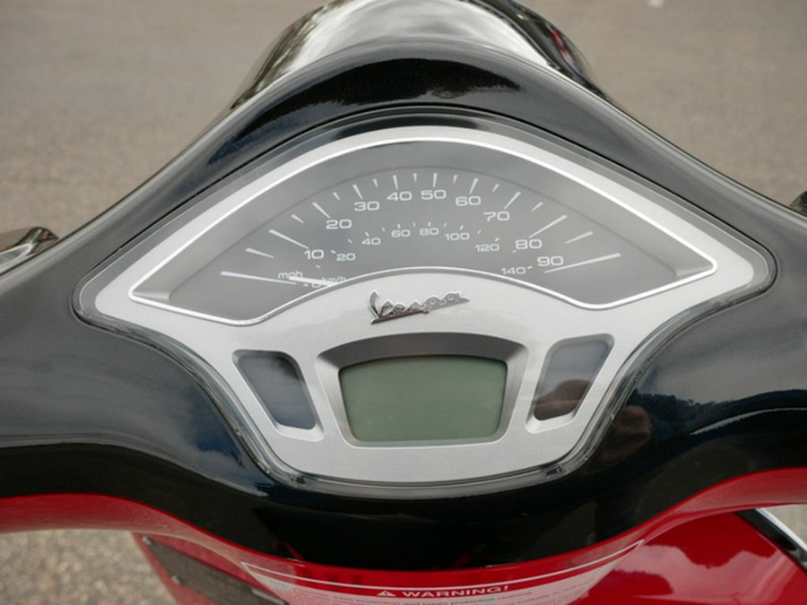 2023 Vespa Primavera 150 Disney Mickey Mouse Edition