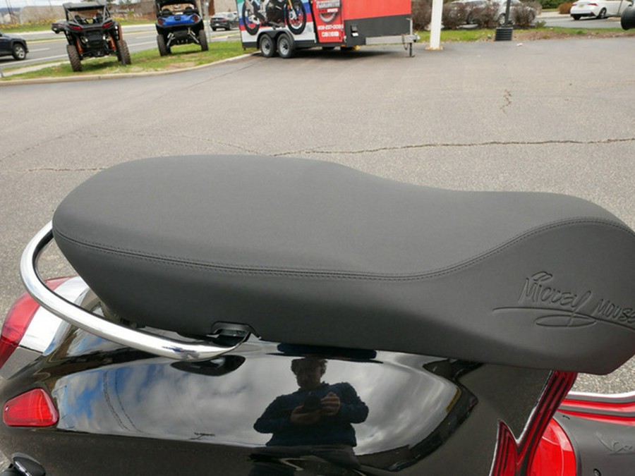 2023 Vespa Primavera 150 Disney Mickey Mouse Edition