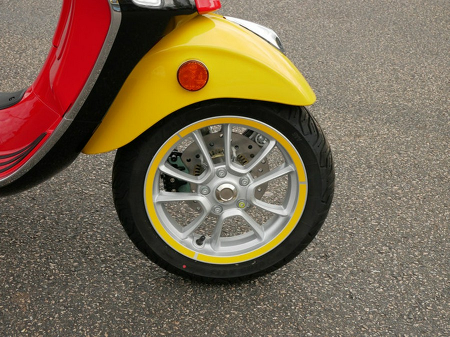 2023 Vespa Primavera 150 Disney Mickey Mouse Edition
