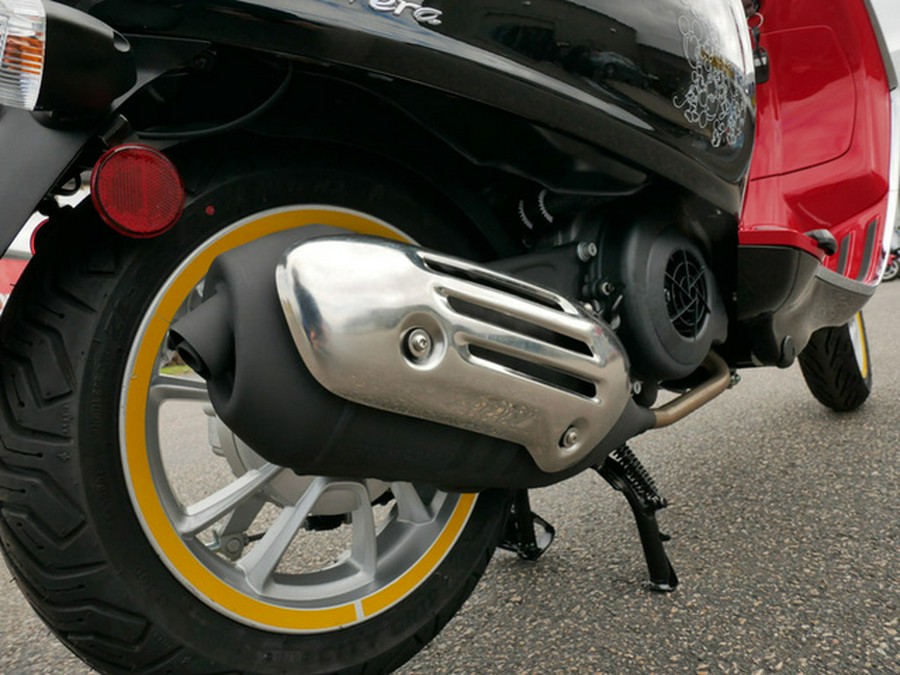2023 Vespa Primavera 150 Disney Mickey Mouse Edition