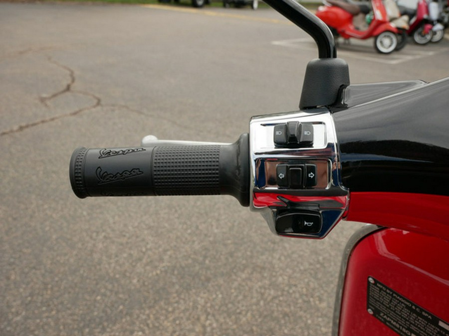 2023 Vespa Primavera 150 Disney Mickey Mouse Edition