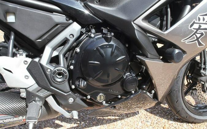 2021 Kawasaki Ninja 650 Metallic Graphite GrayMetallic Spark B