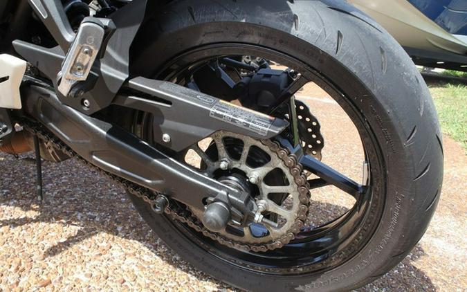 2021 Kawasaki Ninja 650 Metallic Graphite GrayMetallic Spark B