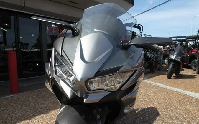 2021 Kawasaki Ninja 650 Metallic Graphite GrayMetallic Spark B