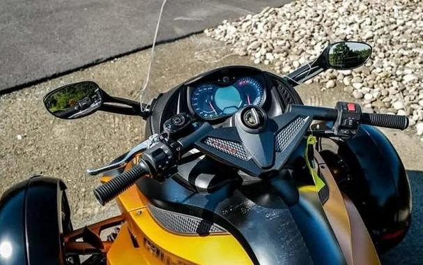 2011 Can-Am® Spyder Roadster RT-S