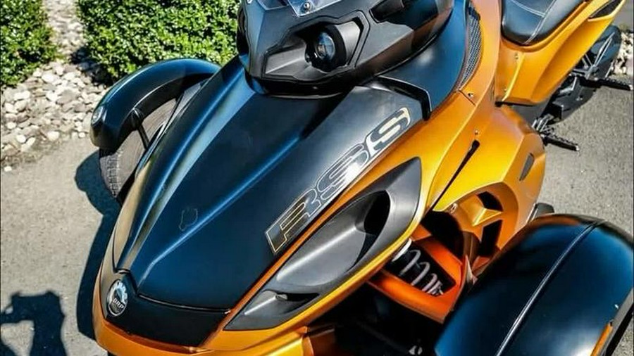 2011 Can-Am® Spyder Roadster RT-S
