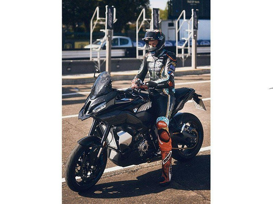 2026 BMW M 1000 XR