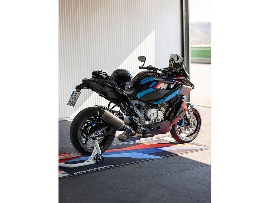 2026 BMW M 1000 XR