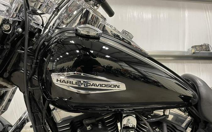 2013 Harley-Davidson® FLD - Dyna® Switchback™