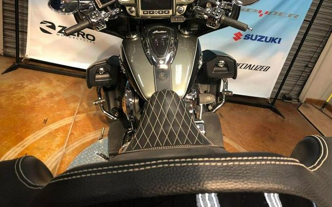 2021 Indian Motorcycle® Roadmaster® Alumina Jade/Thunder Black