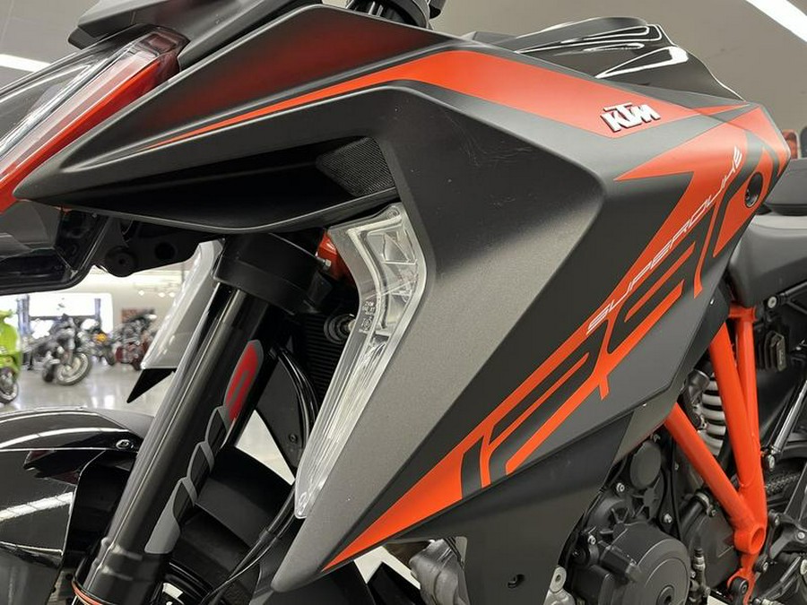 2019 KTM 1290 Super Duke GT