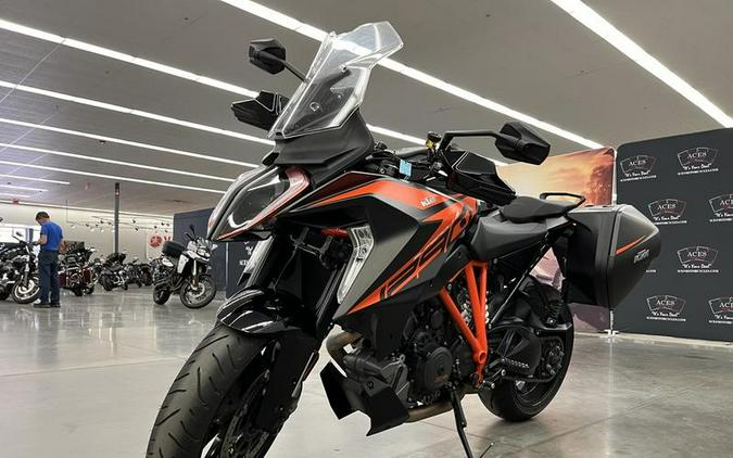 2019 KTM 1290 Super Duke GT