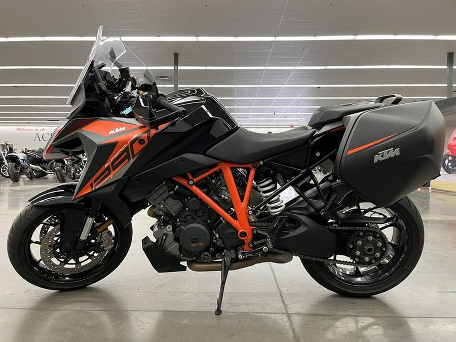 2019 KTM 1290 Super Duke GT