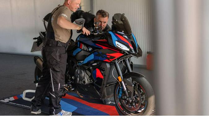 2026 BMW M 1000 XR