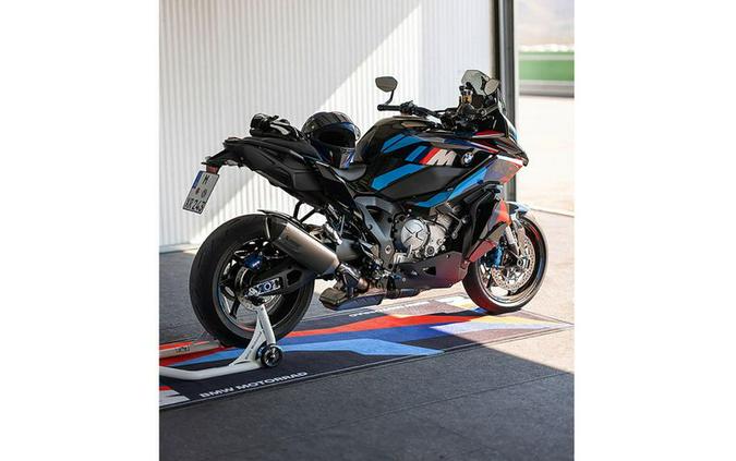 2026 BMW M 1000 XR