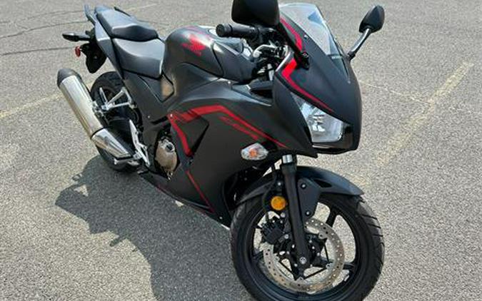 2022 Honda CBR300R