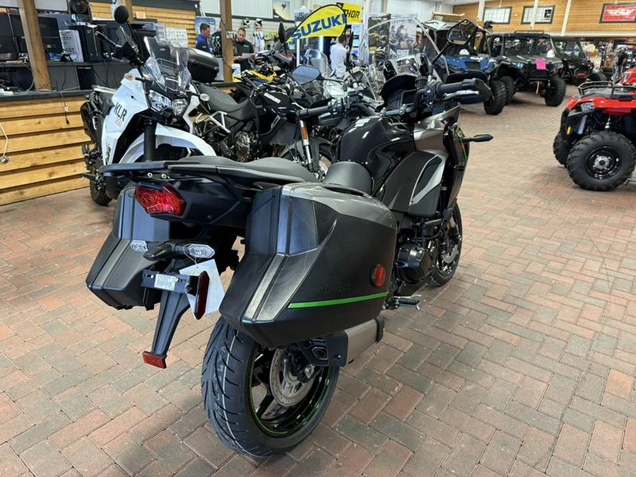 2025 Kawasaki Versys® 1100 SE LT ABS