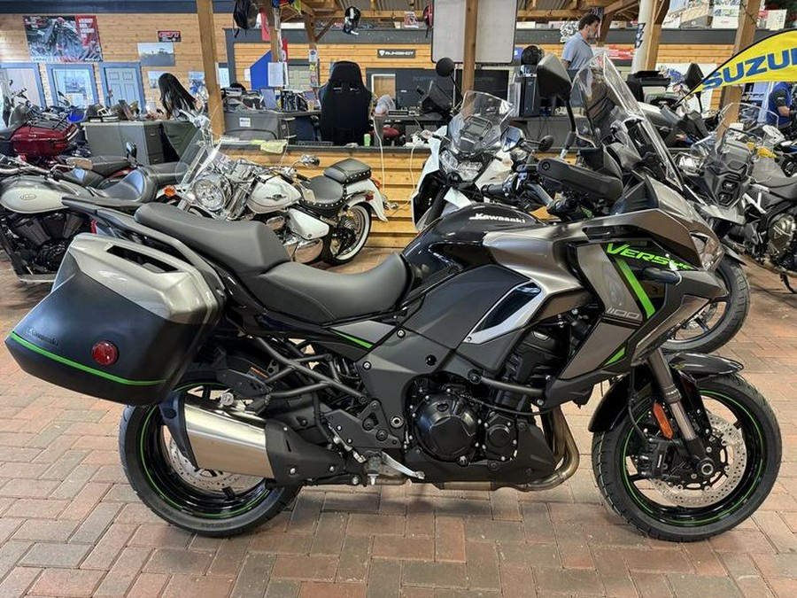 2025 Kawasaki Versys® 1100 SE LT ABS