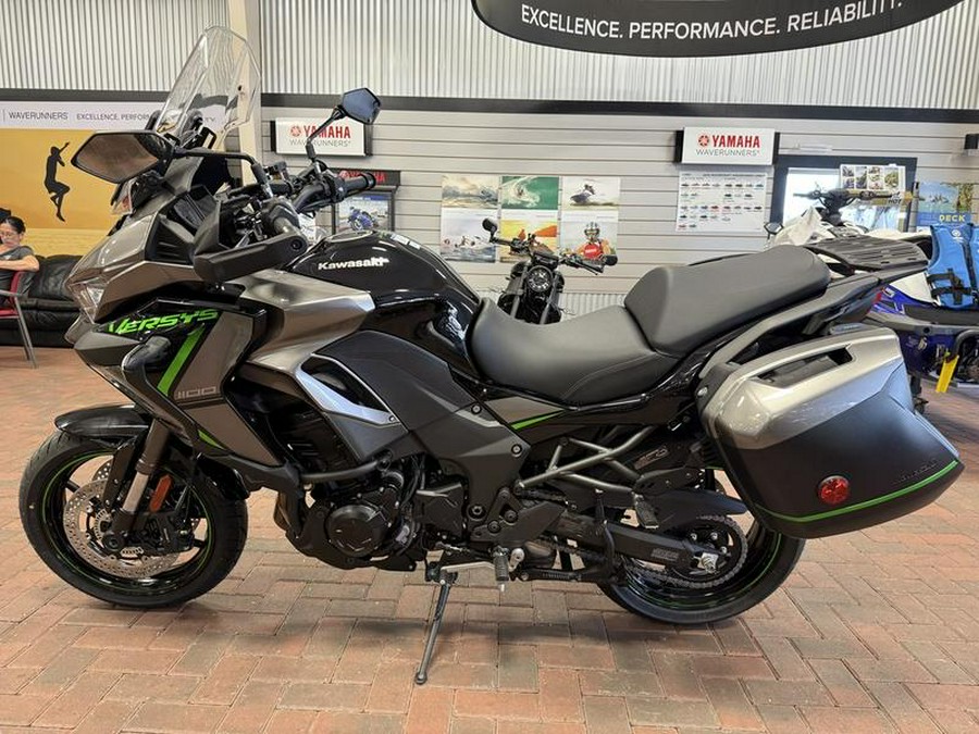 2025 Kawasaki Versys® 1100 SE LT ABS
