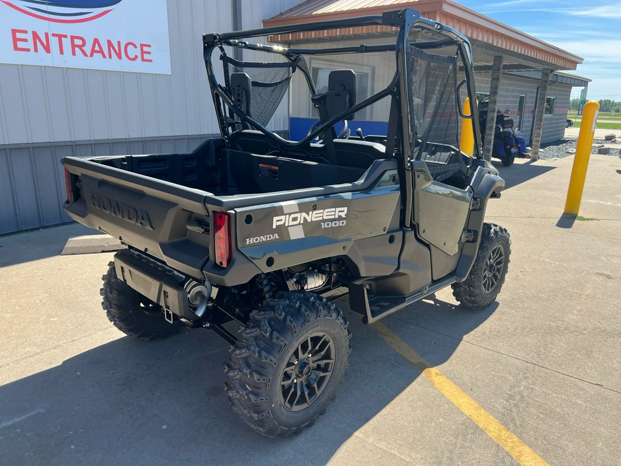 2024 Honda Pioneer 1000 Deluxe