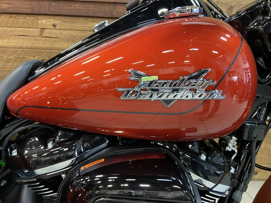 2025 Harley-Davidson Freewheeler® Whiskey Fire FLRT