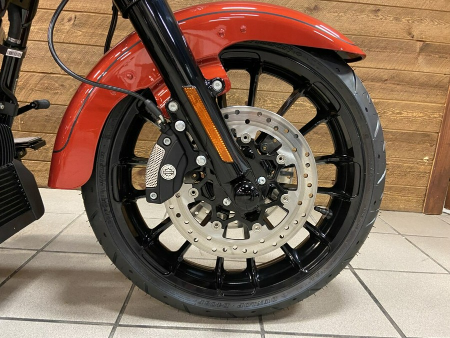 2025 Harley-Davidson Freewheeler® Whiskey Fire FLRT