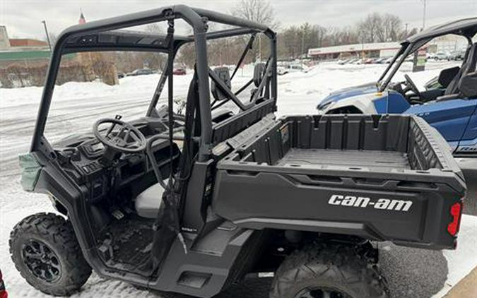 2025 Can-Am Defender DPS HD7