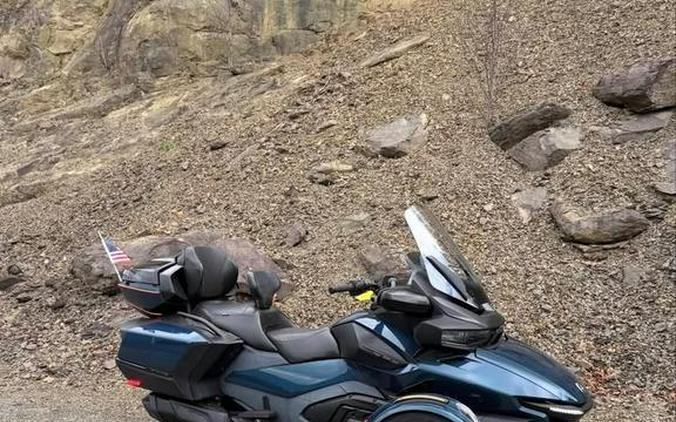 2020 Can-Am® Spyder® RT Limited Dark