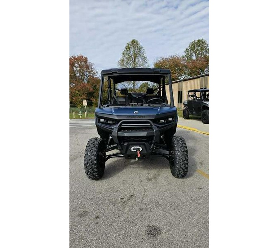 2026 Can-Am® Defender MAX XT HD11 With 10.25 in.display