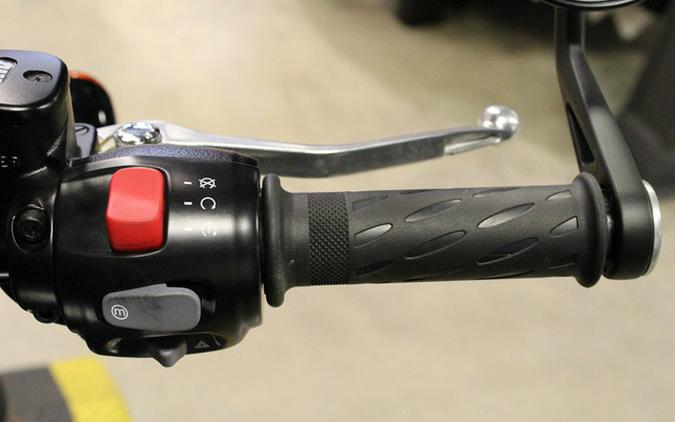 2024 Triumph Bonneville T120 Black Jet Black