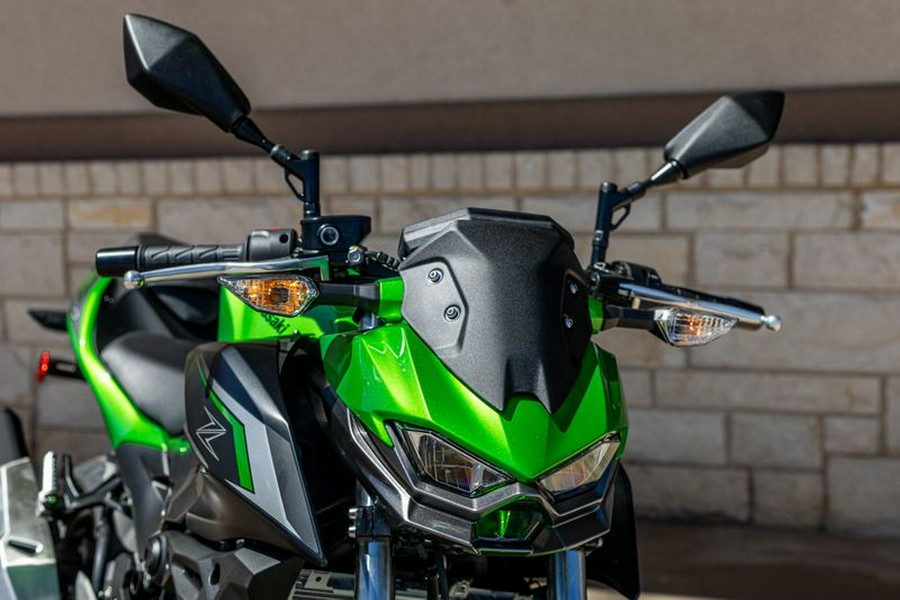 New 2024 KAWASAKI Z500 ABS CANDY LIME GREEN AND METALLIC FLAT SPARK BLACK AND METALLIC GRAPHITE GRAY