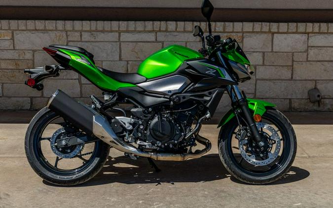 New 2024 KAWASAKI Z500 ABS CANDY LIME GREEN AND METALLIC FLAT SPARK BLACK AND METALLIC GRAPHITE GRAY