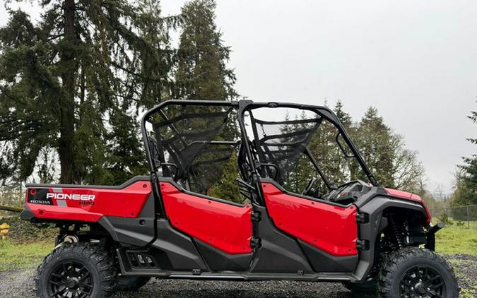2025 Honda Pioneer 1000-6 Deluxe Crew