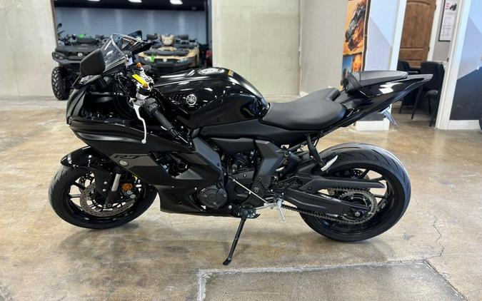 2025 Yamaha YZF-R7