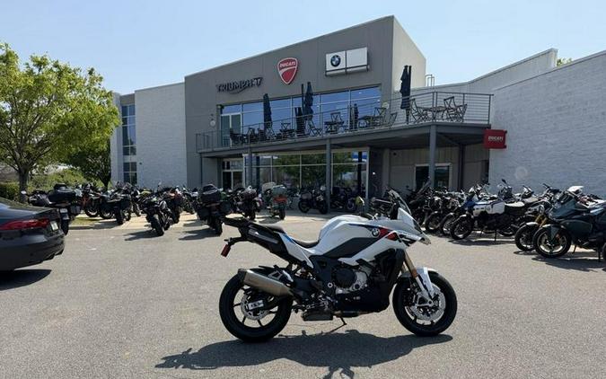 2026 BMW S 1000 XR Light White/M Motorsport