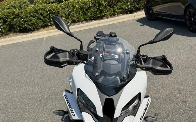 2026 BMW S 1000 XR Light White/M Motorsport