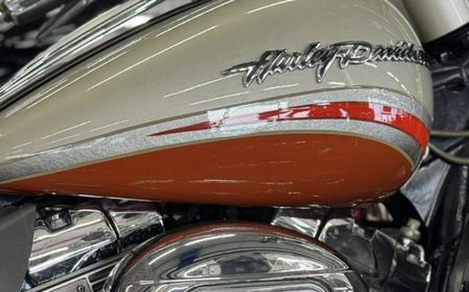 2009 Harley-Davidson® CVO™ Ultra Classic® Electra Glide® - UO0322